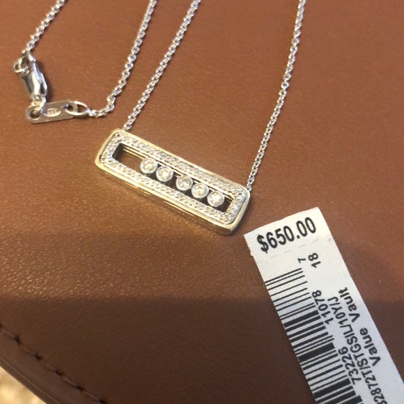 Diamond bar necklace with five moving diamonds. - Picture 6 of 7